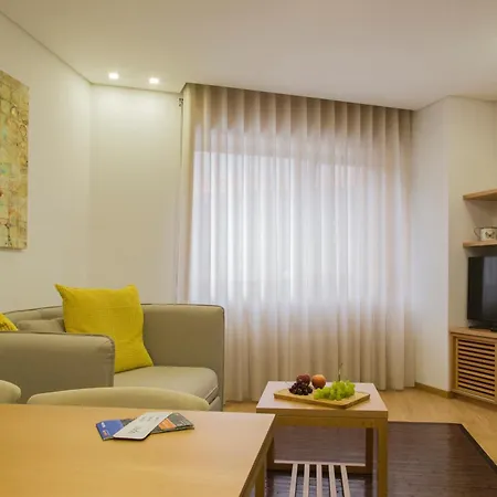 斯波特特林达德公寓 *