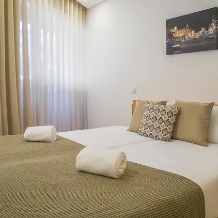 斯波特特林达德公寓 *