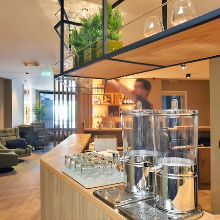 斯波特特林达德公寓 *