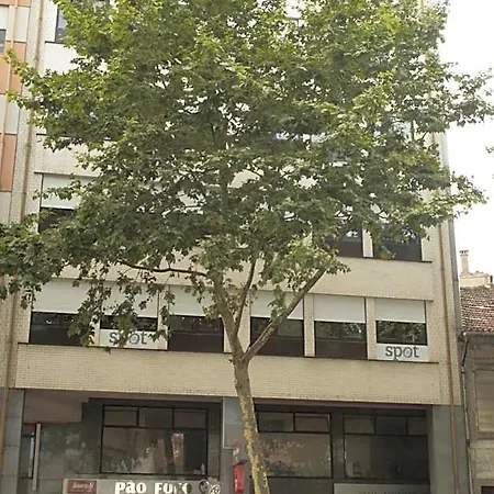 斯波特特林达德公寓 *